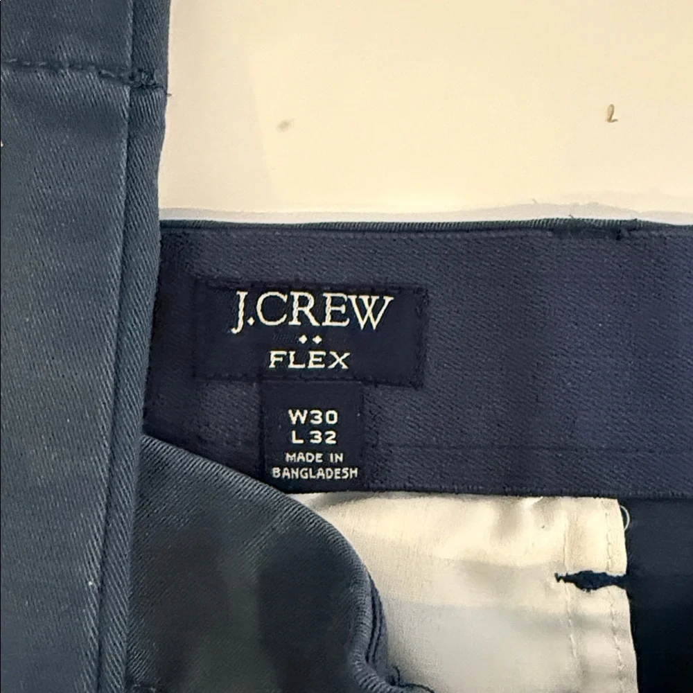 Men’s navy J.Crew flex fit slim Chino size 30‎ x 32 straight fit.